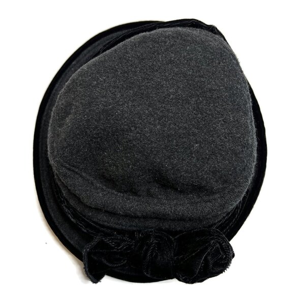 Womens Cloche Hat Black Fitted Lined Head Band Bow OS‎ - Picture 3 of 7